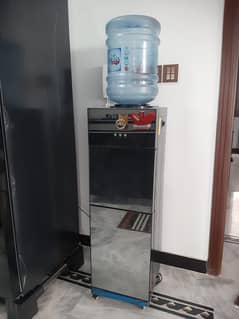 PEL Water Dispenser with Glass Door (used)
