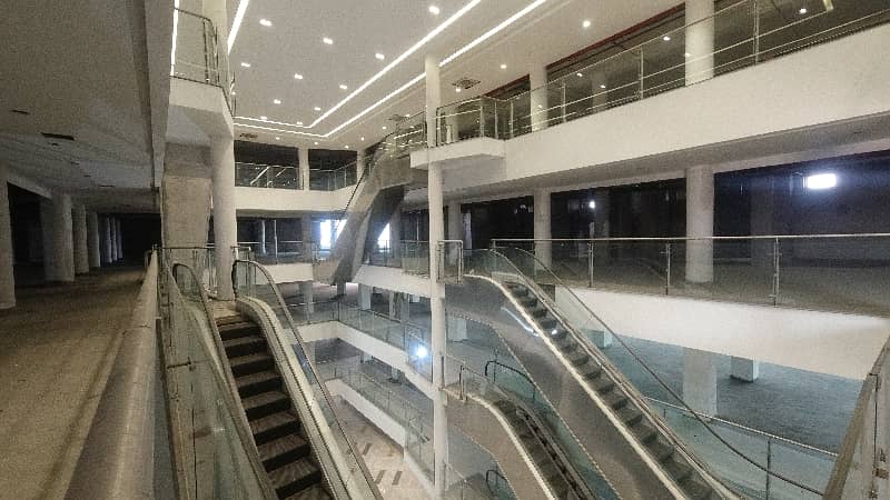 Corner 5000 Square Feet Building Situated In Paragon City For Rent 9