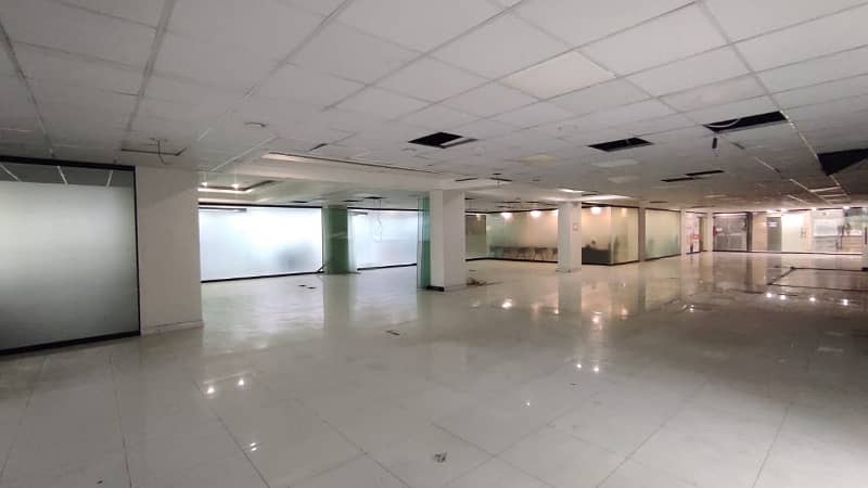 6500 Square Feet A Beautiful Office At MM Alam Road 10