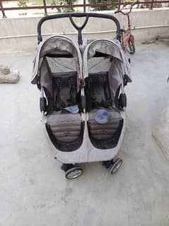 Britax Stroller for twin kids