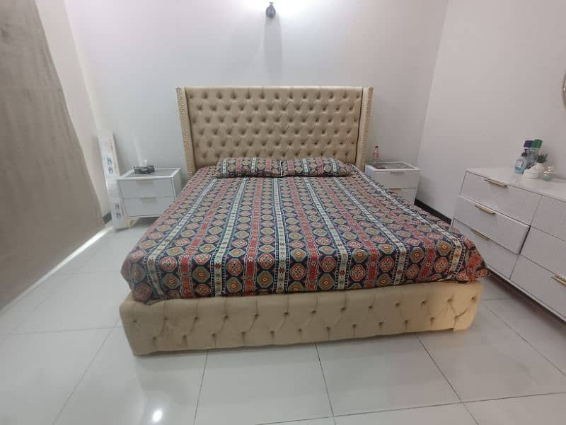 king size bed/poshish bed/dressing set in dico polish 3