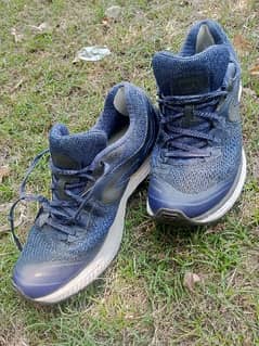 Original running shoes for sale. 0