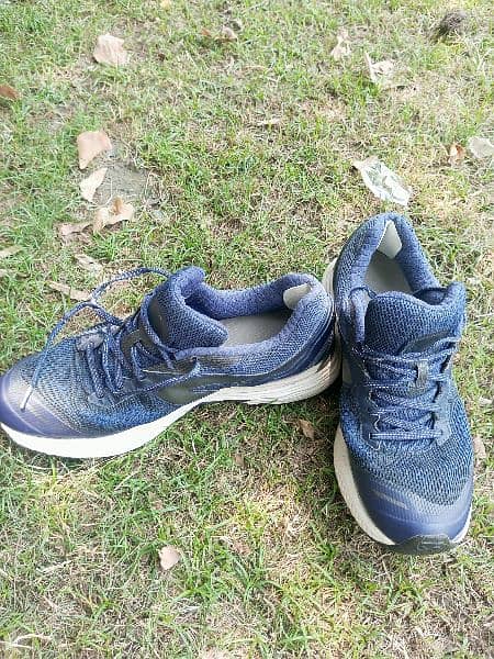 Original running shoes for sale. 1