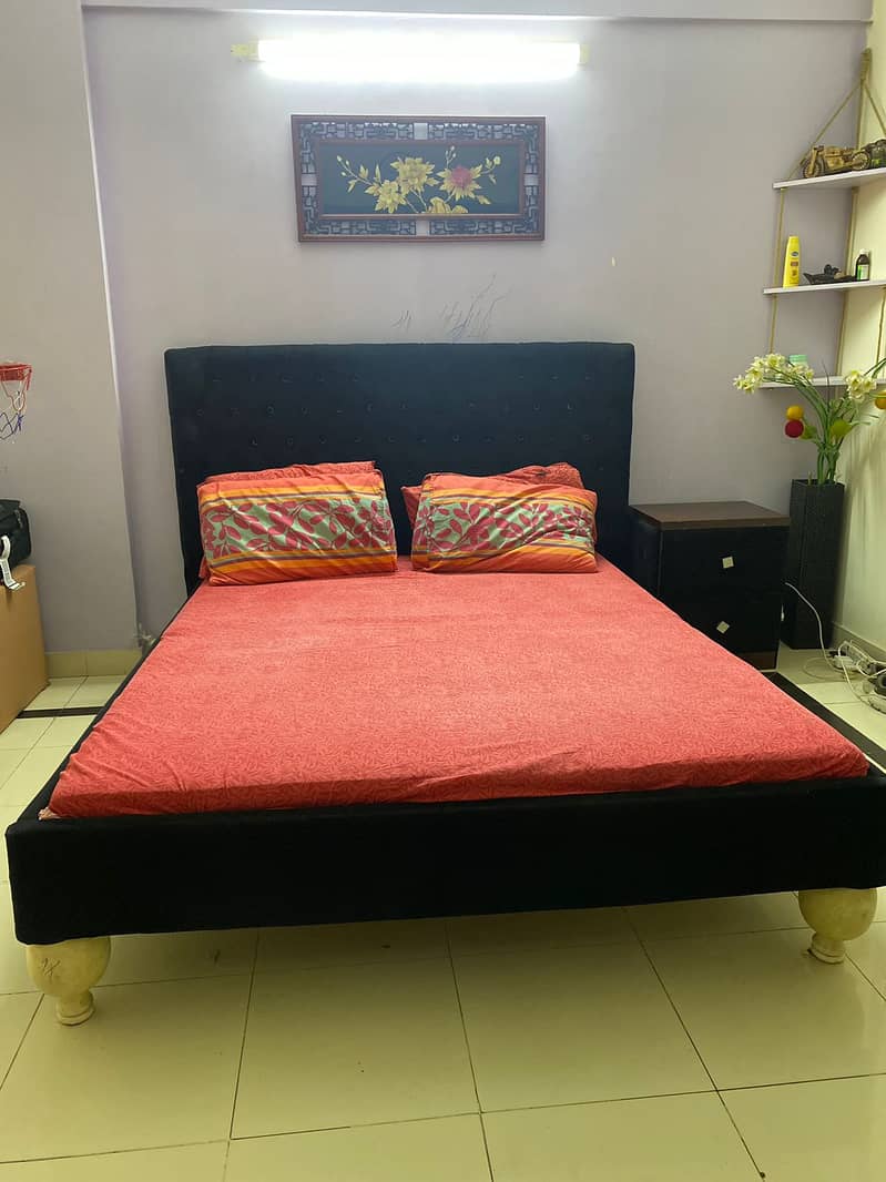 King Size Bed with Showcase and Queen size bed 3