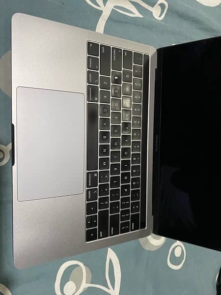 MacBook Pro 2018 16/256GB CTO With 4 Ports 2