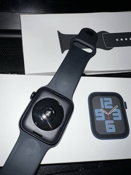 Apple watch SE (2nd generation) 44mm 1