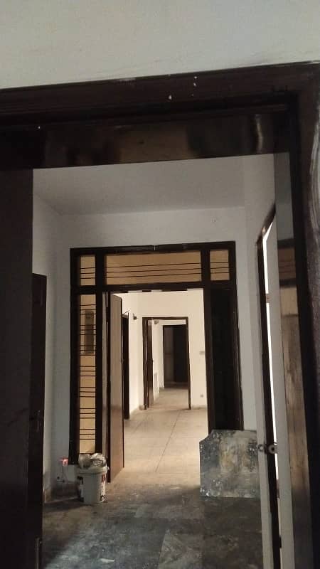 5 marla upper portion available for rent used tiled floor vip available in johertown lahore 14