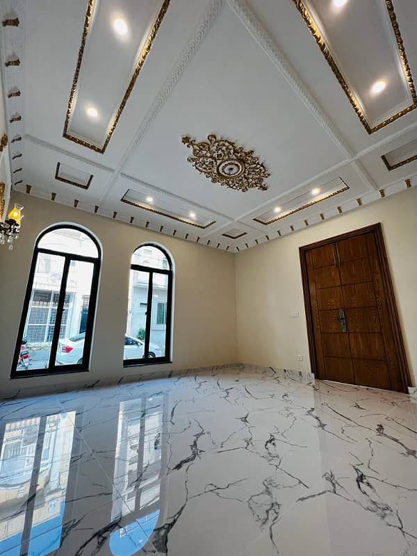 10 MARLA DOUBLE STOREY HOUSE AVAILABLE FOR RENT IN SHADMAN LAHORE 11