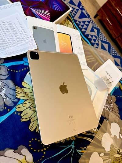 iPad Pro M1 256GB 2021/2022 Silver Colour ! [Famous for Heavy Tasking]