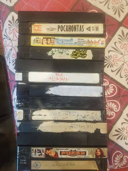 CASSETTE,  compact disks etc 4