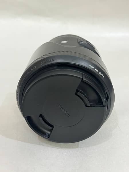 Sigma 35mm f/1.4 DG   Canon Mount 4