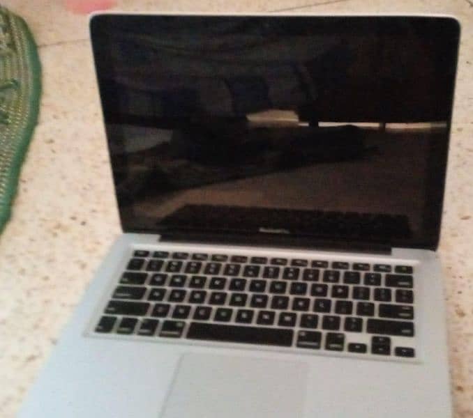 apple laptop 8