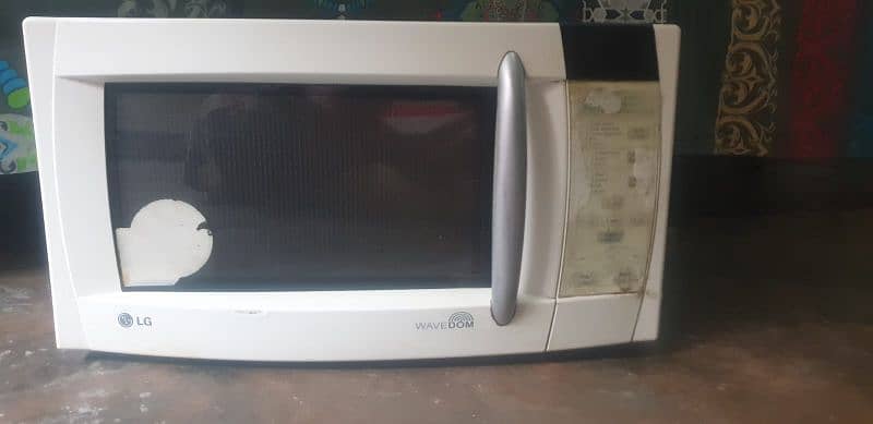 LG Microwave 4