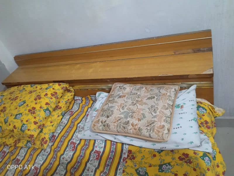 selling bed with mattress in new condition seal packing 3