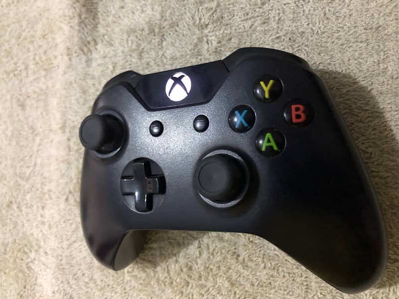 Xbox one 1Tb Elite With one controller 10
