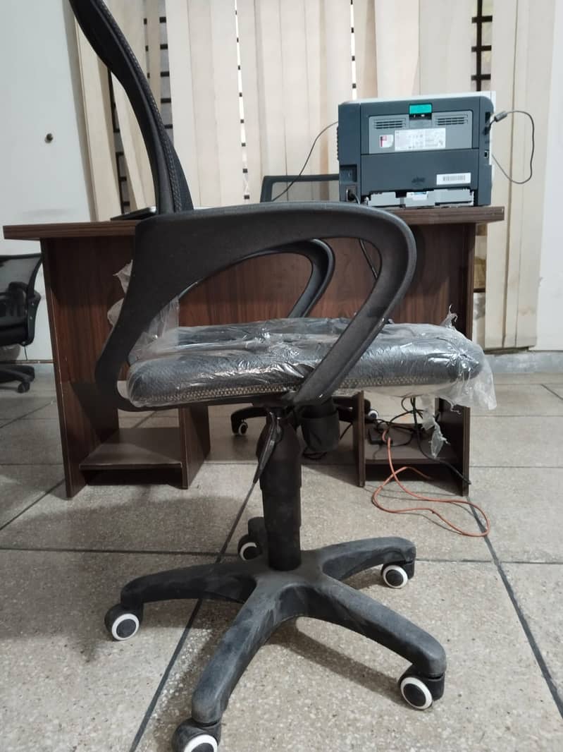 New and Used Office Chairs in Reasonable Price 3