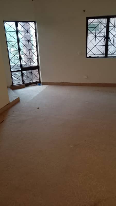 1 kanal house for rent in wapda town phase 1 with 7 bedrooms 100 feet road 2