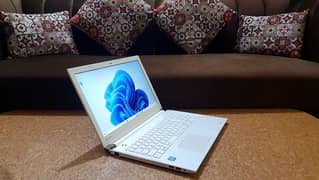 Laptop Toshiba Core i7, 6th Gen | Stylish and Fast