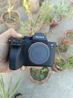 Sony A7R4 pro mirrorles cam urgent sale