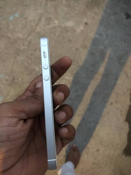 Iphone 5SE faster than iphone7 10/10 condition 32gb 3