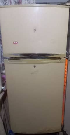 Waves Refrigerator. Good condition. Size medium