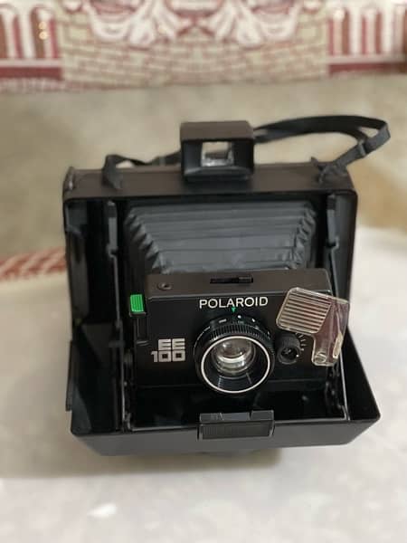 Vintage Polaroid EE100, instant camera mint confition 2