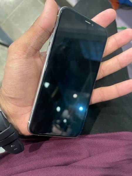 iphone 11 pro pta approved urgent sale 1
