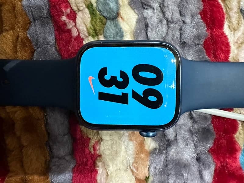 Apple Watch Series 7 45MM 10