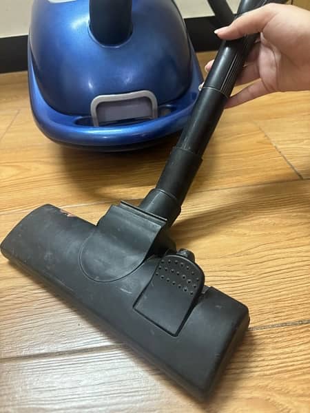 Dawlance vacuum cleaner 1