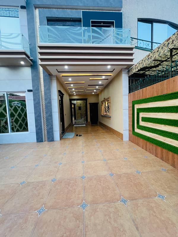 10-Marla Triple-Story Duplex, Brand New Modern House for Sale in Johar Town 24