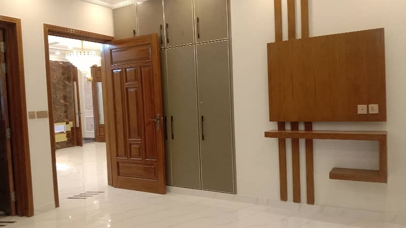 10 Marla brand new luxury upper portion for Rent Rafi block Sector E Bahria Town Lahore 7