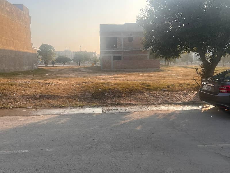 Residential Plot Sized 1 Kanal Is Available For sale In Bahria Town Phase 8 - Sector-B 9