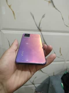vivo v20 with.  box and caharger