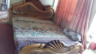 wardrobe (almari), bed, side table