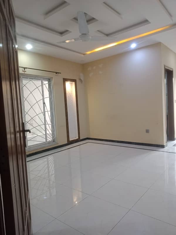 14 Marla House for rent in G-15 Islamabad 10