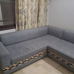 L shaped sofa with 7 cushions 0