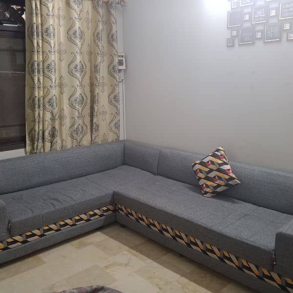 L shaped sofa with 7 cushions 2