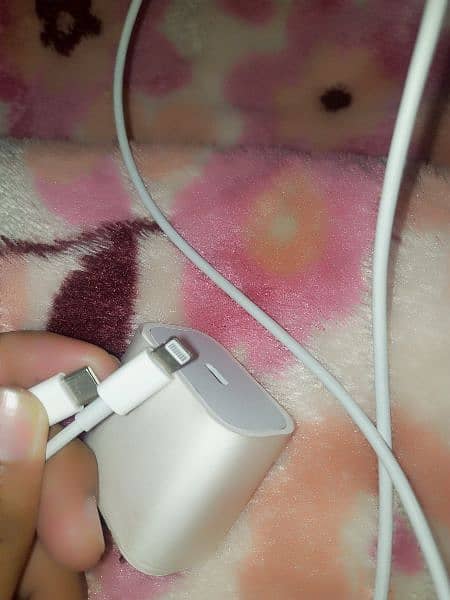 Iphone original charger with original cable 4