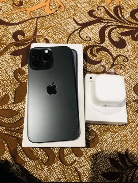 iphone 15 pro max 256 GB LLA BLACK with charger 1
