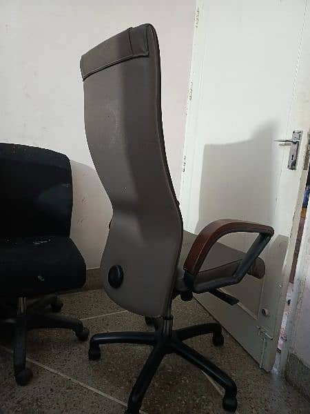 Executive Chairs | Office Chairs 7