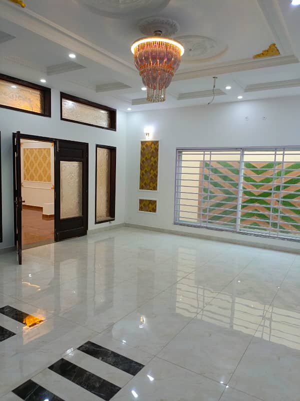 25 Marla Brand New type luxury House available For rent only silent office Prime Location Near doctor hospital or Emporium Mall, Shaukat Khanum Hospital 4
