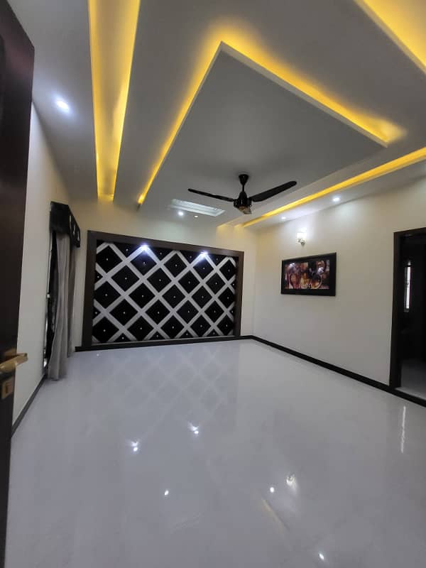 25 Marla Brand New type luxury House available For rent only silent office Prime Location Near doctor hospital or Emporium Mall, Shaukat Khanum Hospital 8