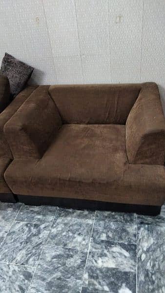6 Seater Sofa set Just in Rs:34.500 Looking like new condition 9/10. 1
