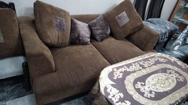 6 Seater Sofa set Just in Rs:34.500 Looking like new condition 9/10. 2