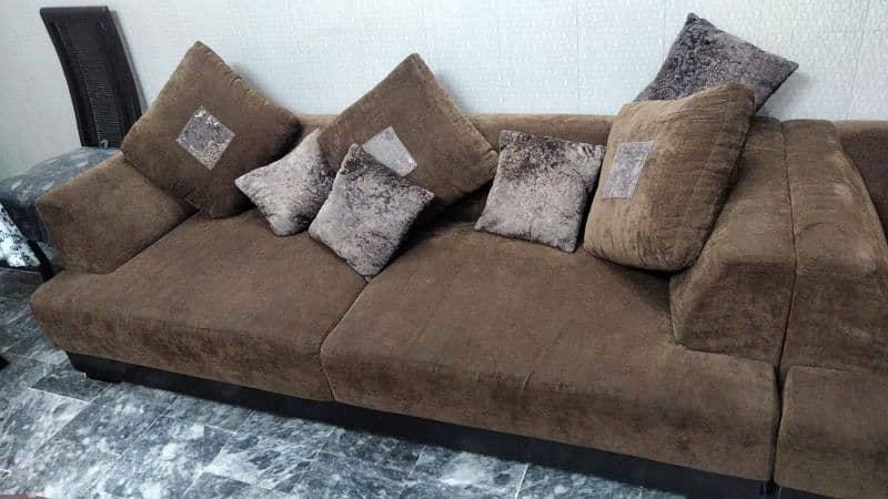 6 Seater Sofa set Just in Rs:34.500 Looking like new condition 9/10. 3