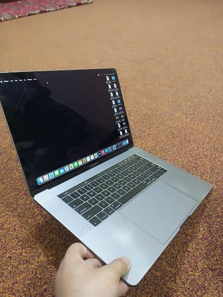 Apple MacBook pro 2019 Model 16 gb rem 256ssd with touch screen 1
