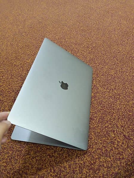 Apple MacBook pro 2019 Model 16 gb rem 256ssd with touch screen 2