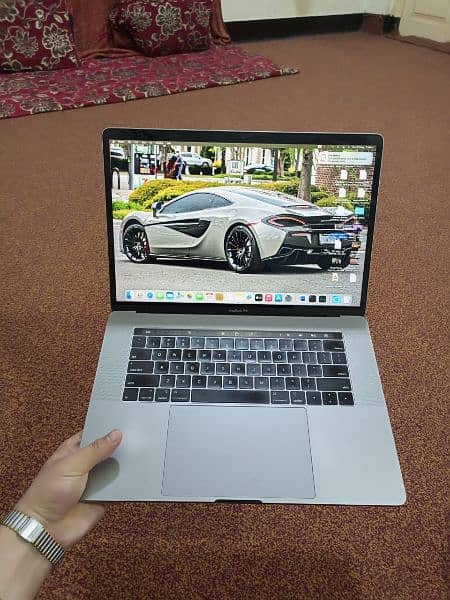 Apple MacBook pro 2019 Model 16 gb rem 256ssd with touch screen 4