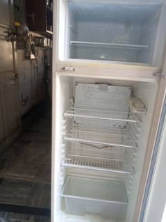 Dawlance fridge for sale 31000