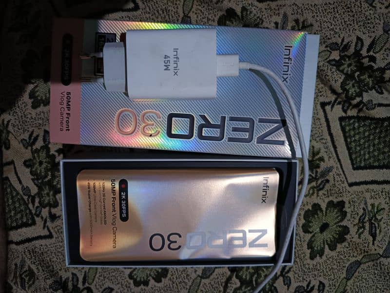 selling and exchnage infinix zero 30 read describtion 4